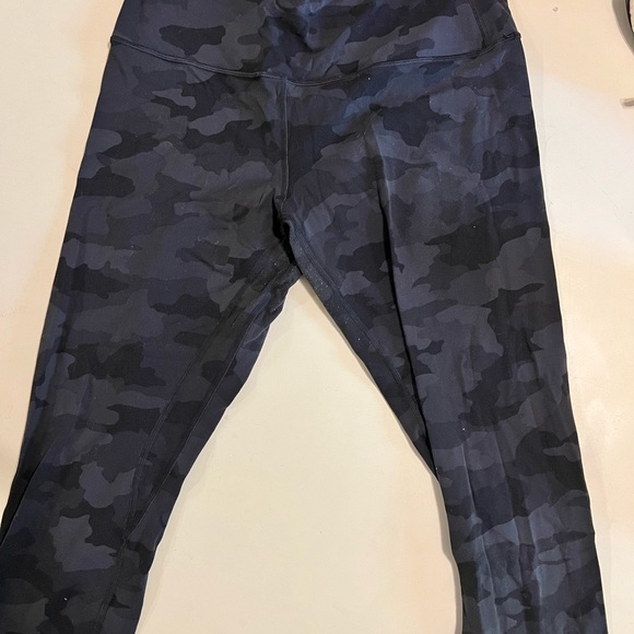 28” Lululemon Aligns - Picture 2 of 4